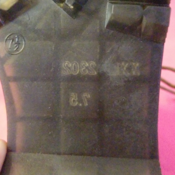 Boots - Picture 3 of 3